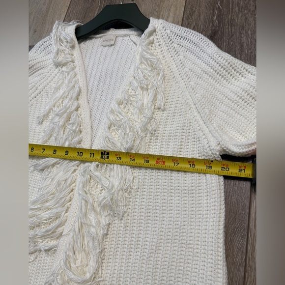 Elegant Cream fringe Sweater size - Picture 5 of 8